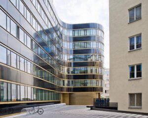 Innovatives Bürogebäude Zebra in Warschau – nachhaltige Architektur von TMLC Architects, Österreichische Architekten Martin Troethan und Clemens Liedermann-Seiss